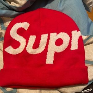 Supreme “Big Logo” beanie